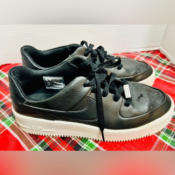 Nike Air Force 1 – Size 9.5 - Picture 4 of 7